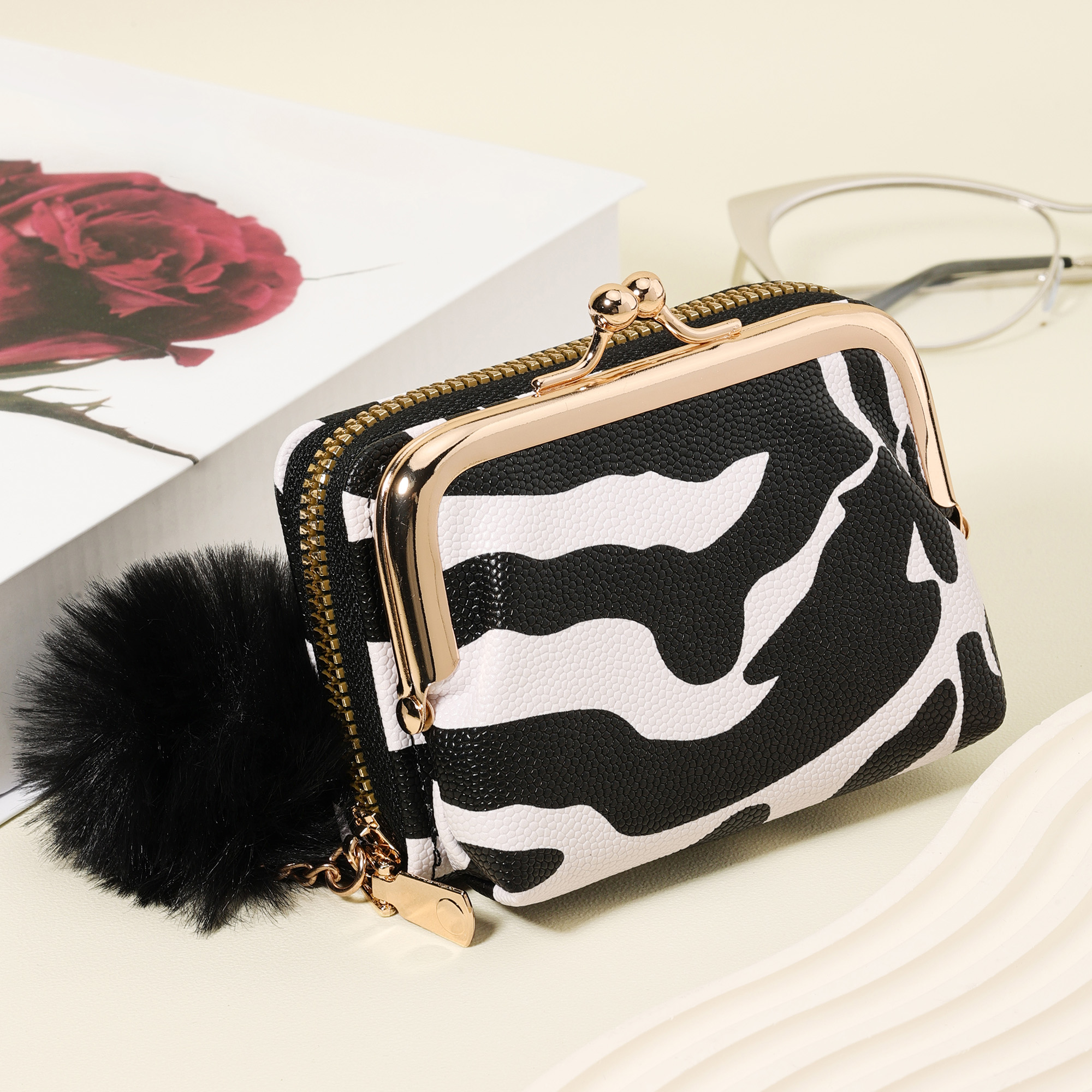 Fashionable zebra print coin w - огляд і ціна Zebra Tablet Accessories